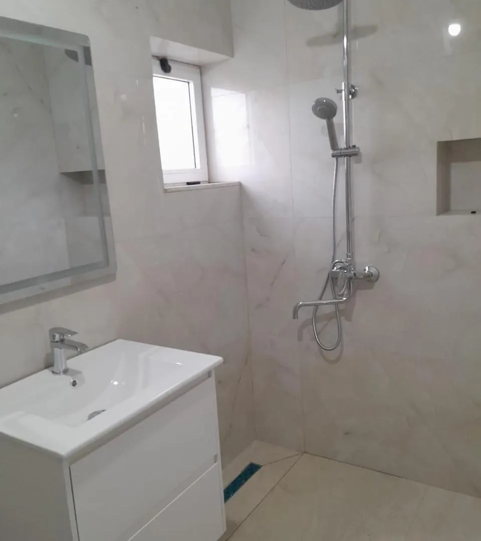 Villa Oliver Hamallaj 0*,